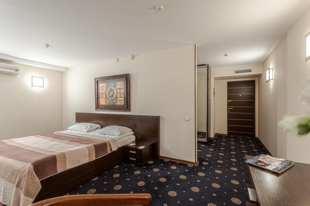 Incognito Boutique Hotel เคียฟ ภายนอก รูปภาพ