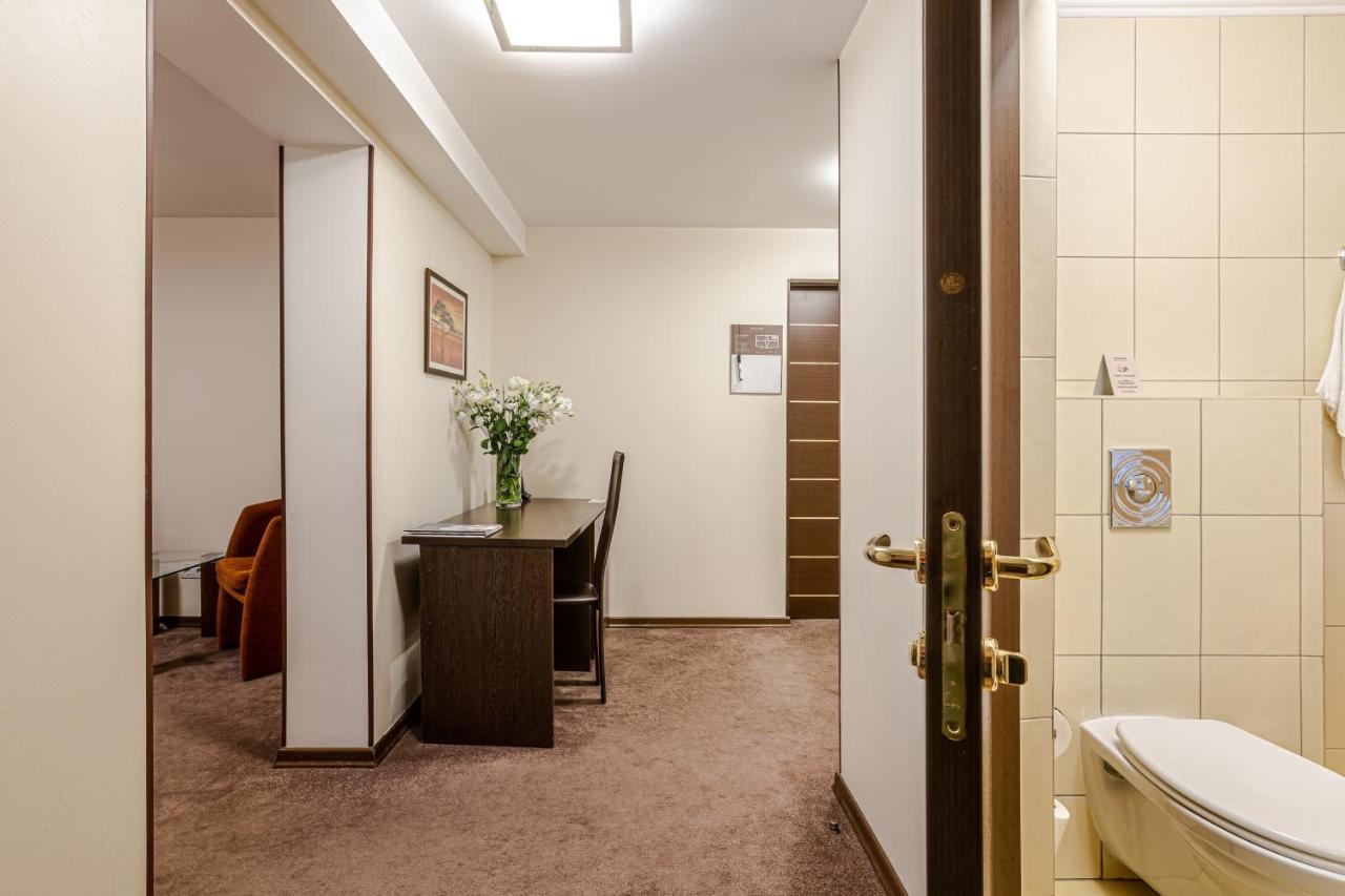 Incognito Boutique Hotel เคียฟ ภายนอก รูปภาพ
