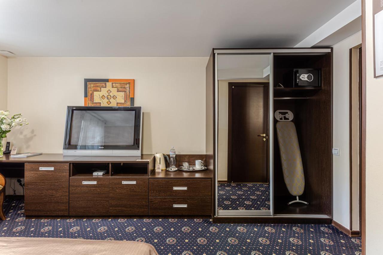 Incognito Boutique Hotel เคียฟ ภายนอก รูปภาพ