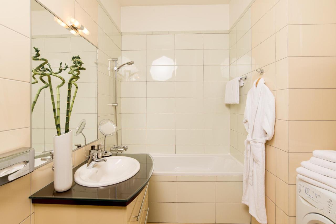 Incognito Boutique Hotel เคียฟ ภายนอก รูปภาพ